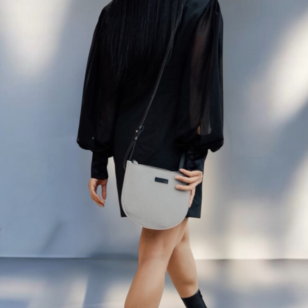 NEW! GRAF LANTZ SEIKEN FELT CROSSBODY BAG - SMOKE